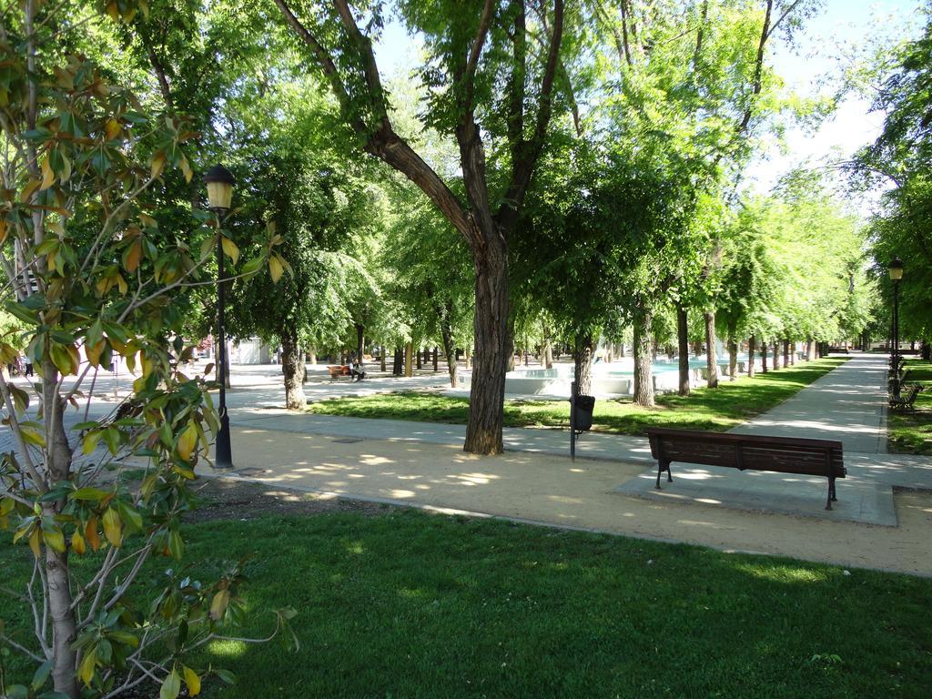 Hostal Gran Via Пінто Екстер'єр фото