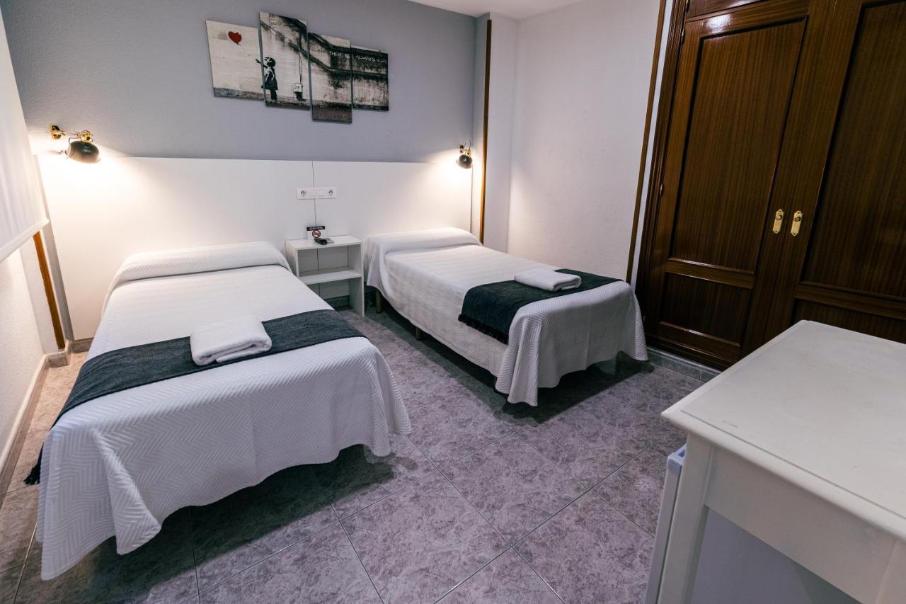 Hostal Gran Via Пінто Екстер'єр фото