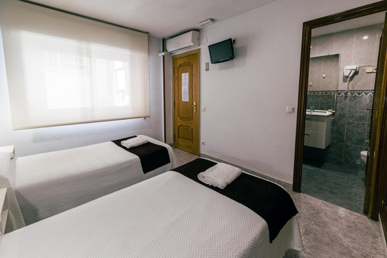 Hostal Gran Via Пінто Екстер'єр фото