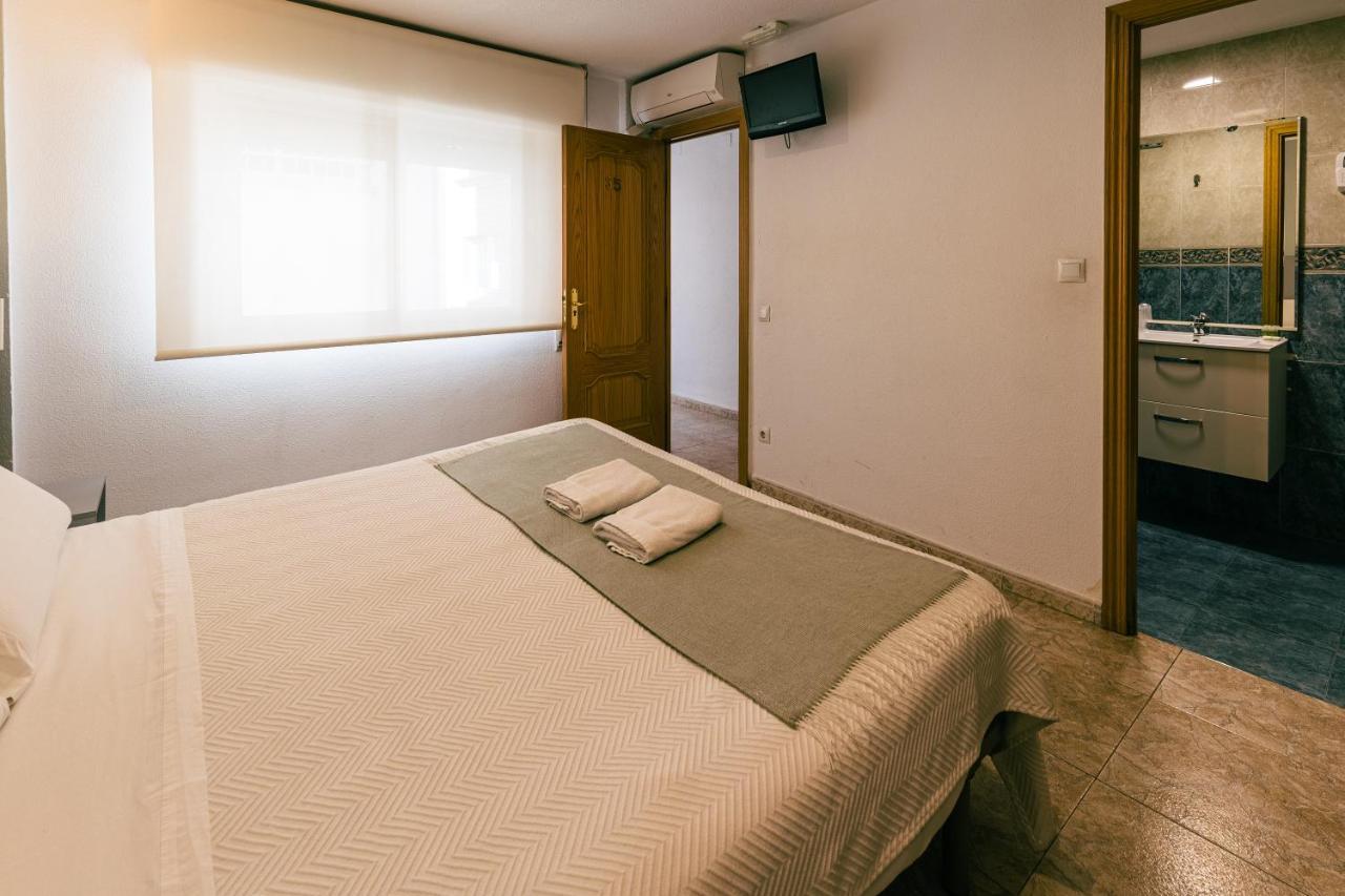 Hostal Gran Via Пінто Екстер'єр фото