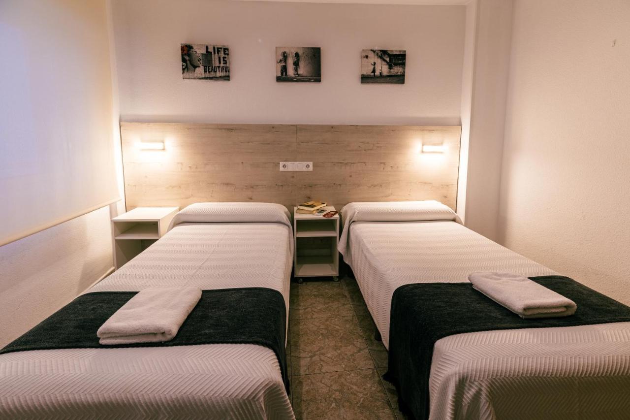 Hostal Gran Via Пінто Екстер'єр фото
