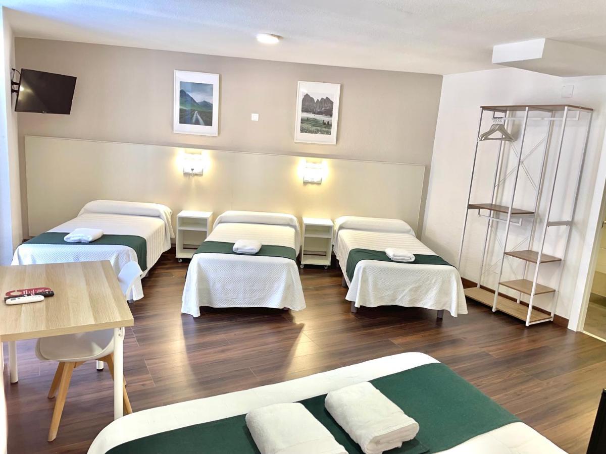 Hostal Gran Via Пінто Екстер'єр фото