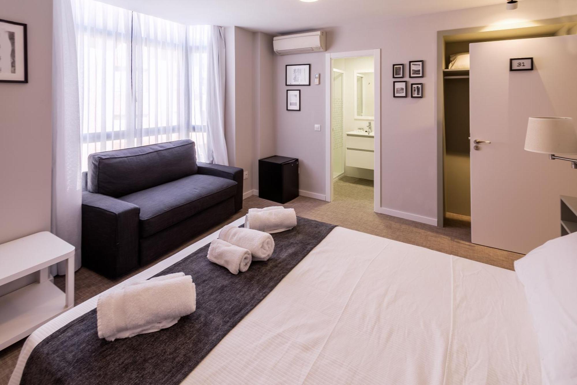 Hostal Gran Via Пінто Екстер'єр фото