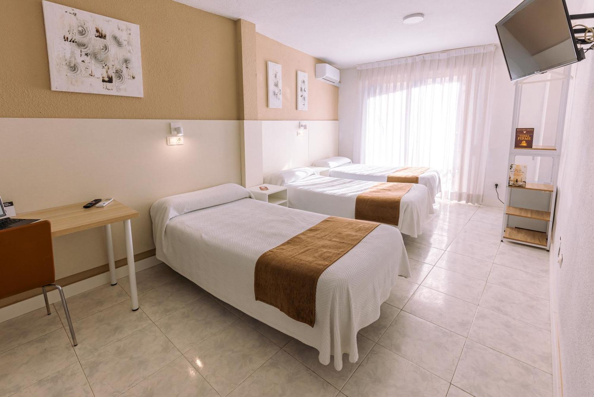 Hostal Gran Via Пінто Екстер'єр фото