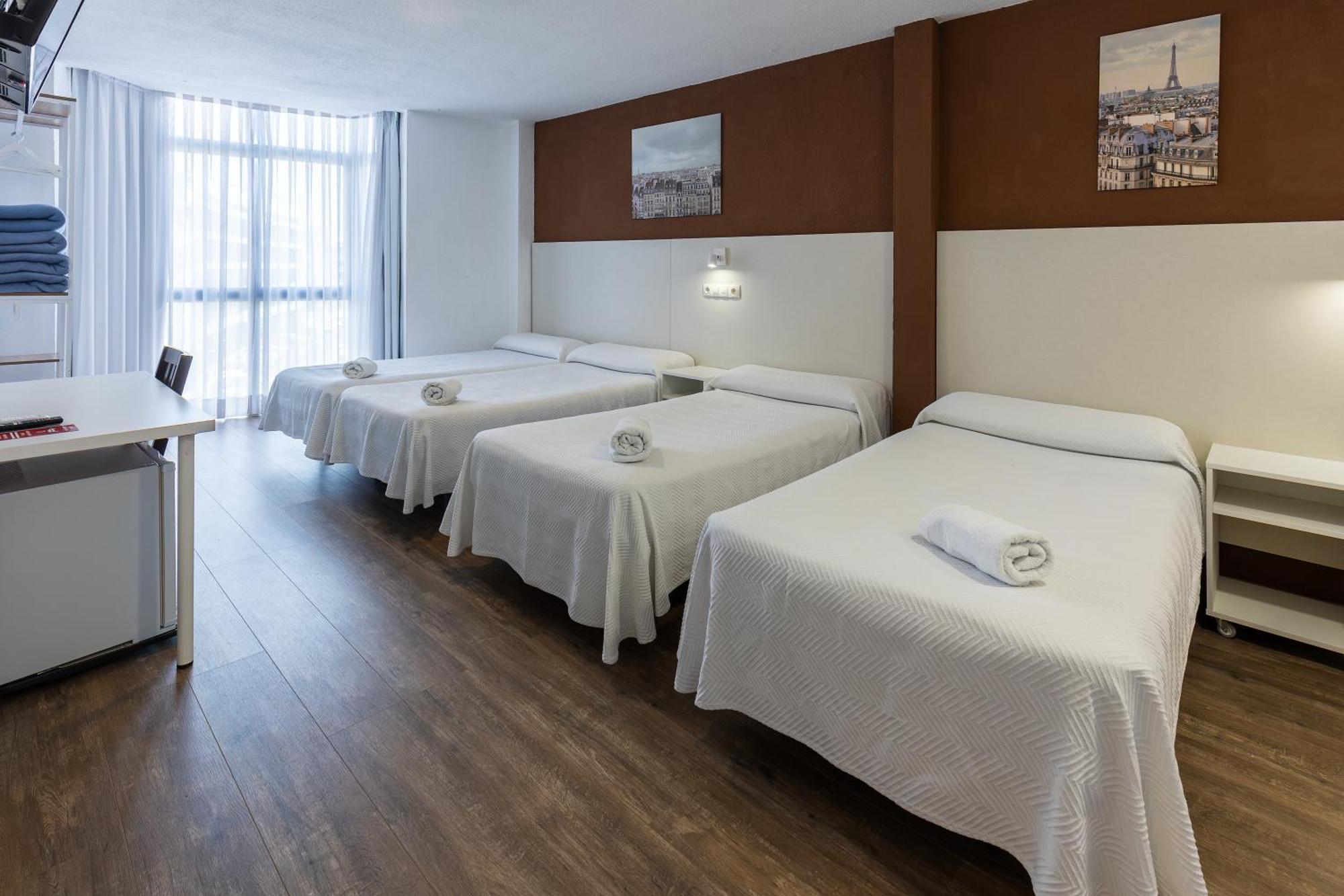 Hostal Gran Via Пінто Екстер'єр фото