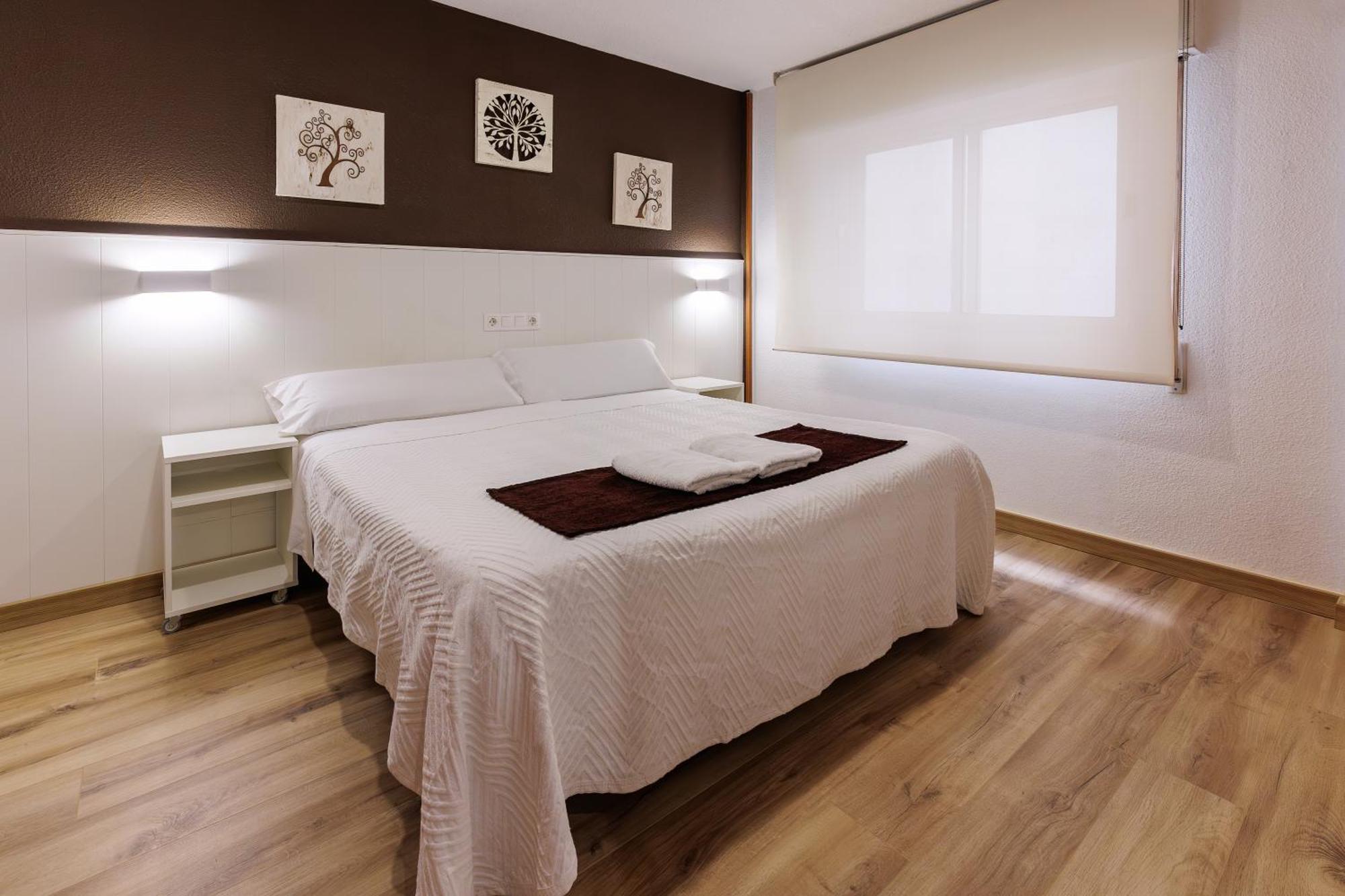 Hostal Gran Via Пінто Екстер'єр фото