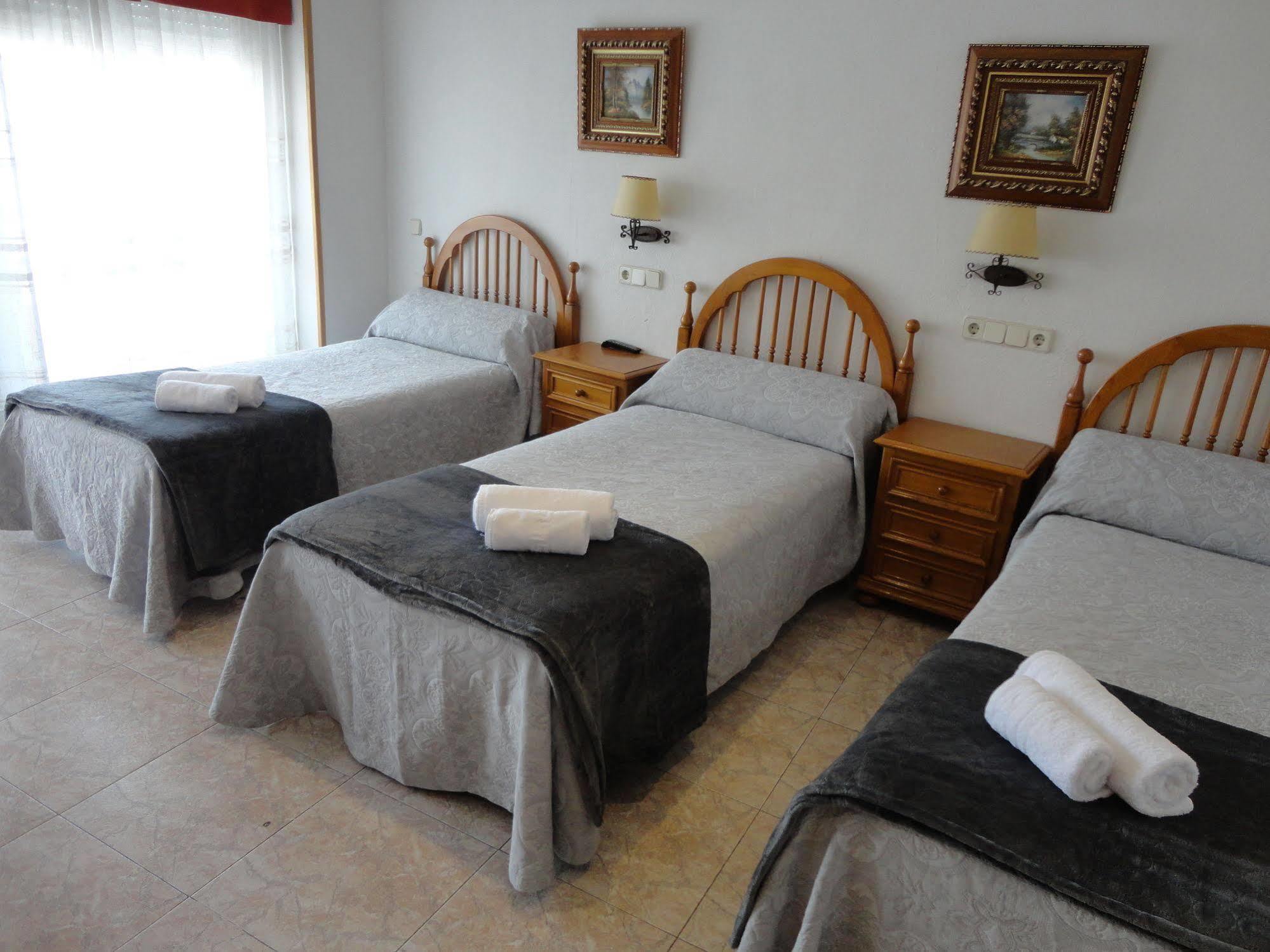 Hostal Gran Via Пінто Екстер'єр фото