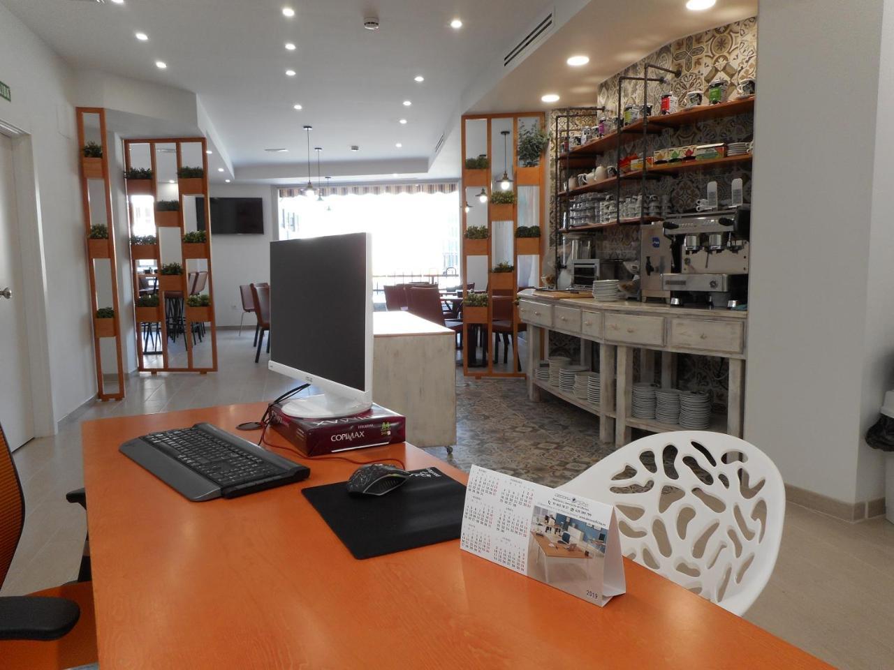 Hostal Gran Via Пінто Екстер'єр фото